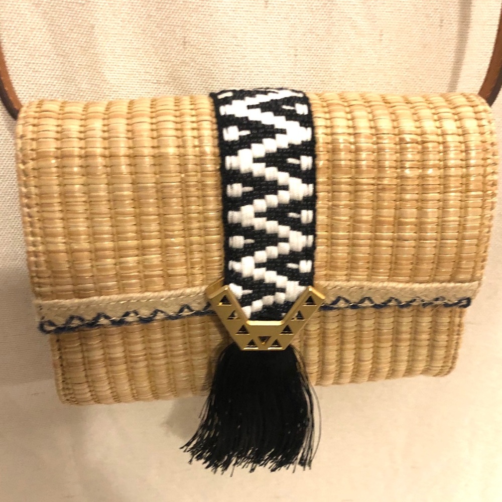 Cute Straw Crossbody by Sidekick